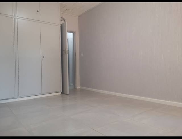 3 BEDROOM APARTMENT FOR SALE IN WINDSOR WEST
